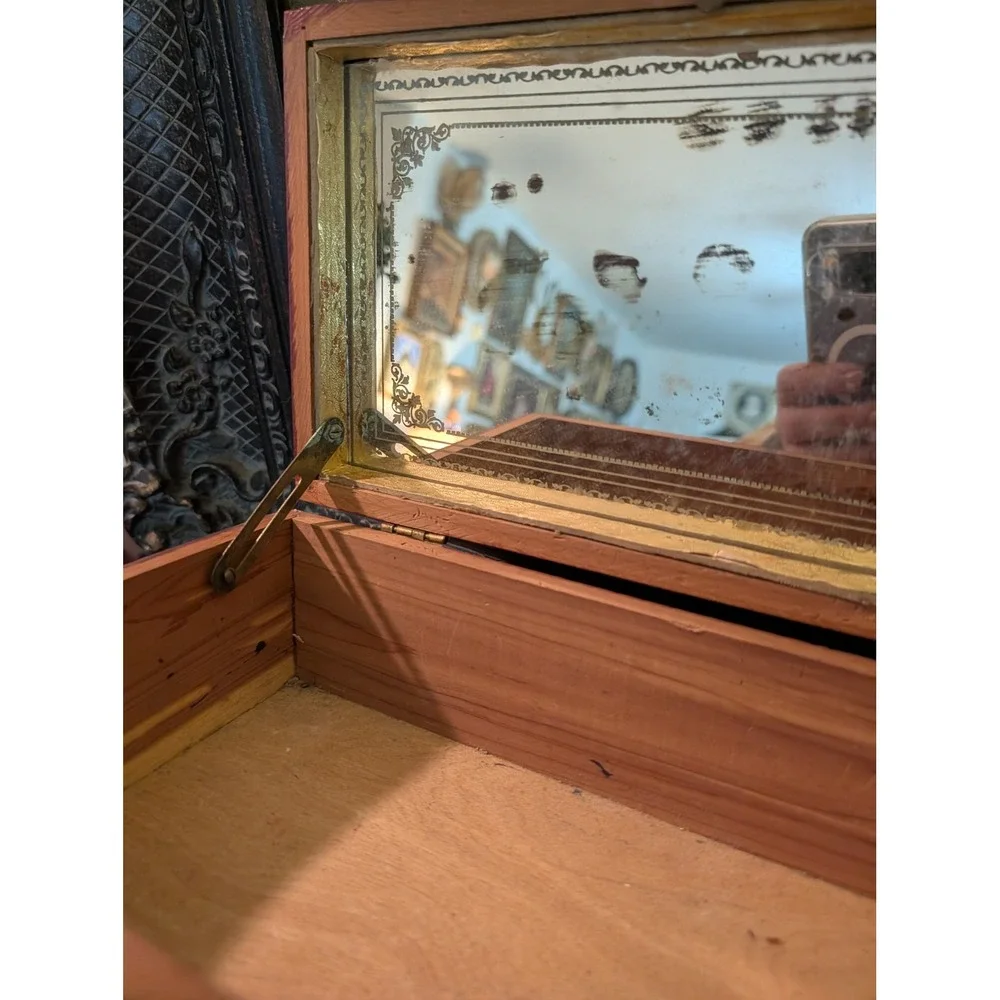 Vintage Carved Cedar Wood Jewelry Box Pastoral Landscape Mirror Trinket Chest